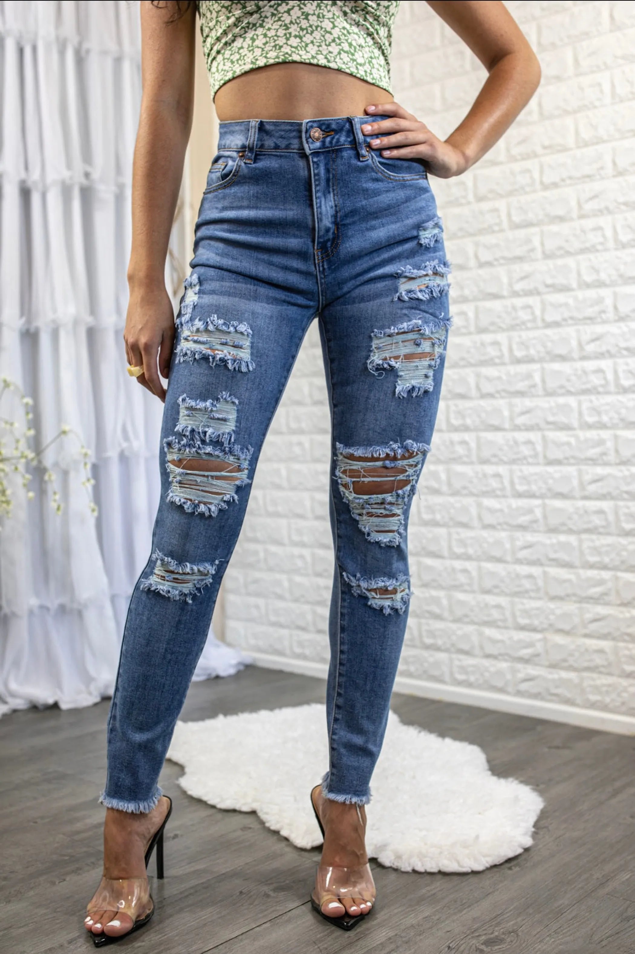 No Stress High Rise Distressed Denim Jeans