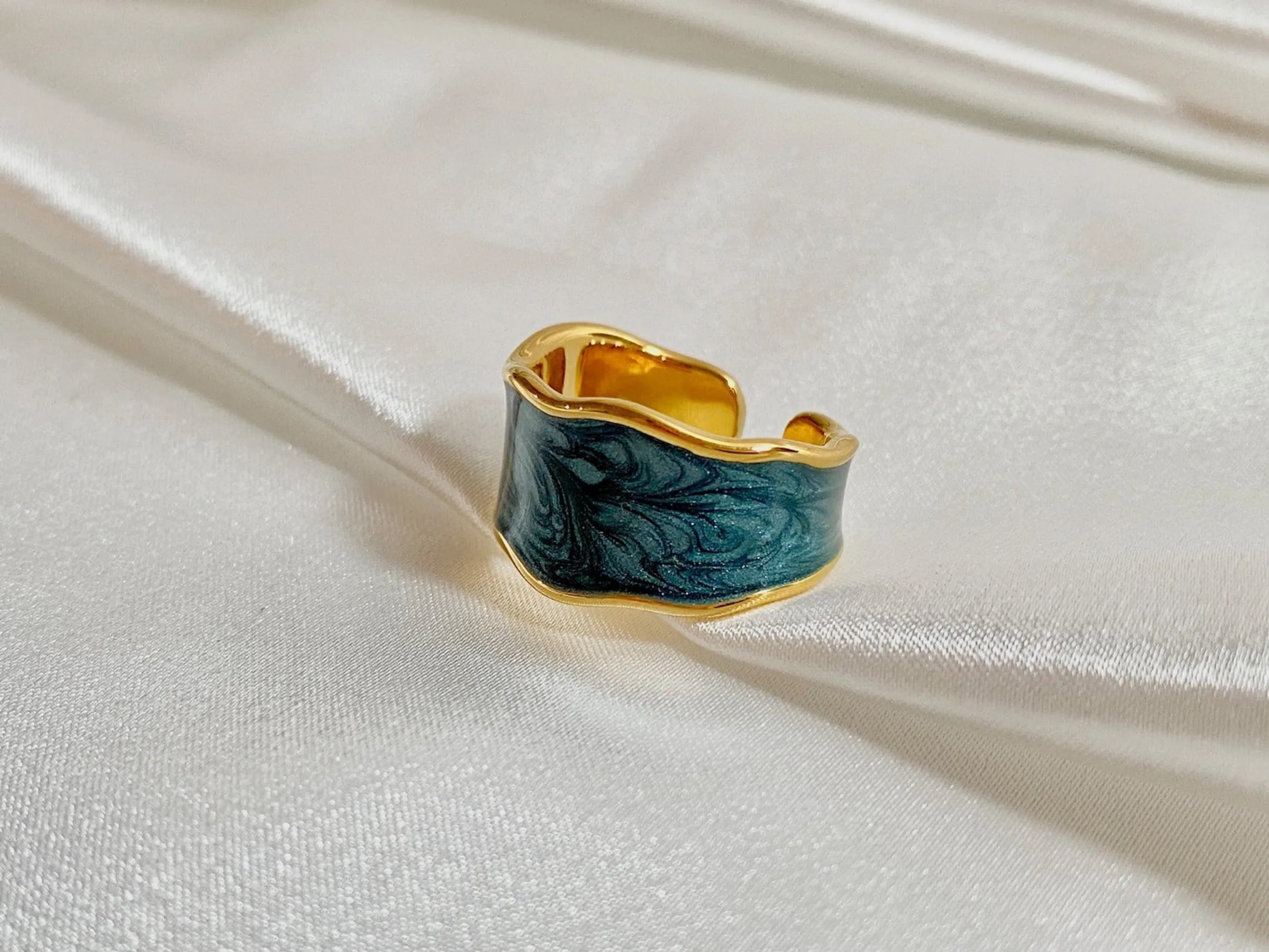 Soma 18K Gold Ring