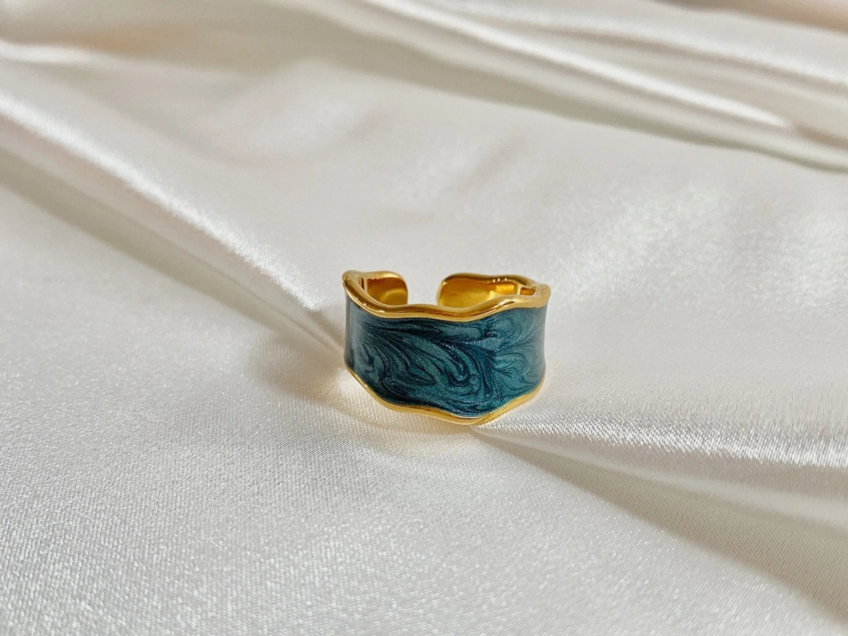 Soma 18K Gold Ring