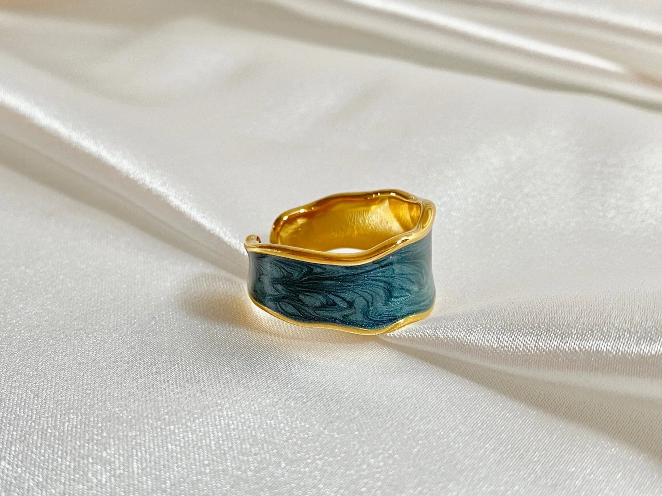Soma 18K Gold Ring
