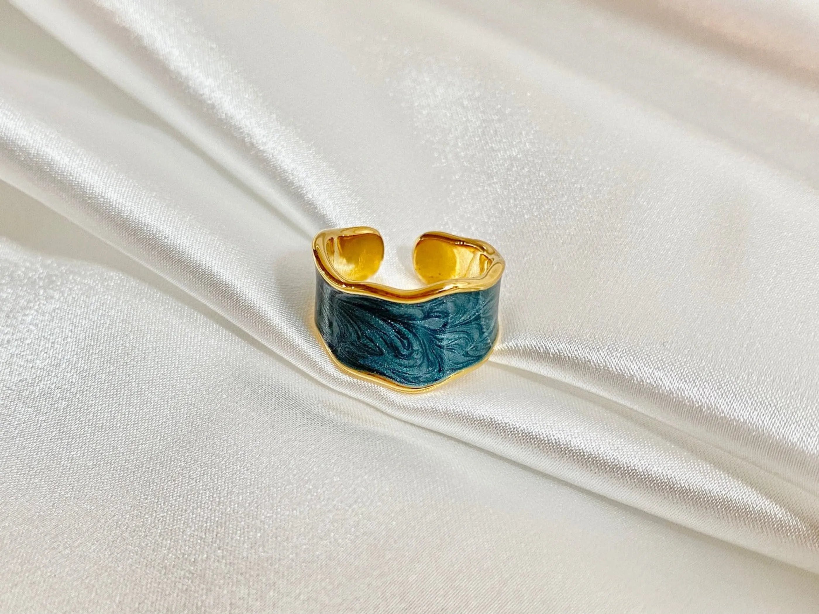Soma 18K Gold Ring